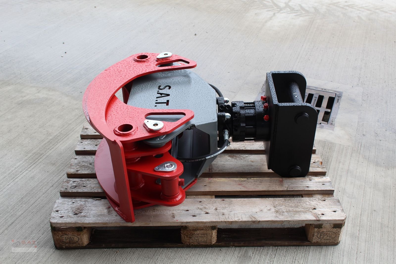 Ladekrane & Rückezange of the type Sonstige Holzzange mit Festanbaurotator und Aufnahme, Neumaschine in Eberschwang (Picture 1)