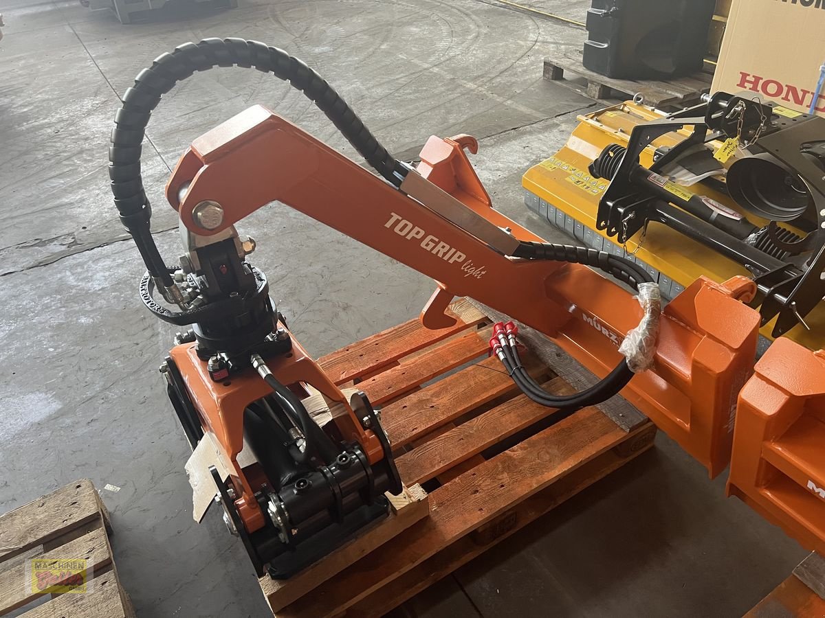 Ladekrane & Rückezange of the type Sonstige Mürztaler Top Grip light, Neumaschine in Kötschach (Picture 2)