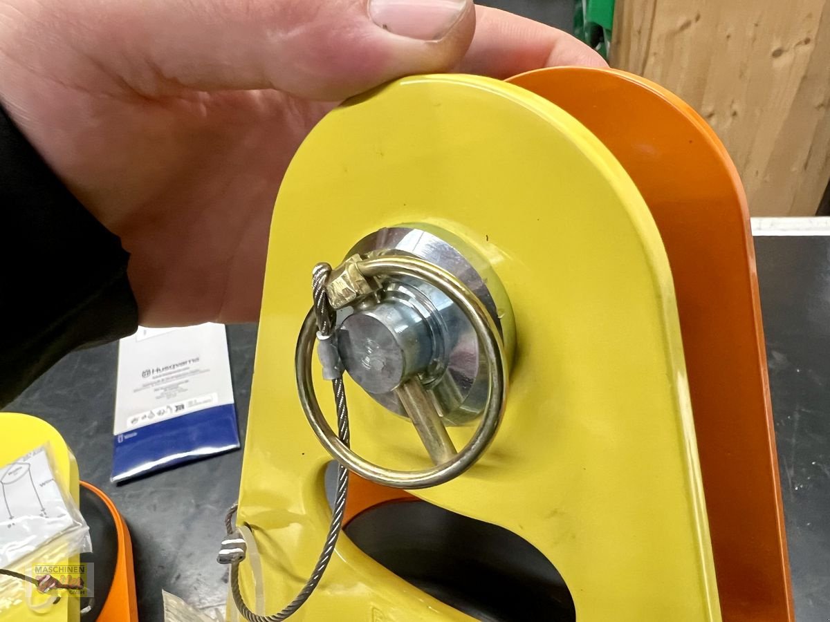 Ladekrane & Rückezange of the type Sonstige PEWAG ULTRA 8.5/17 und ULTRA 5.5/11 Umlenkrollen, Neumaschine in Kötschach (Picture 10)