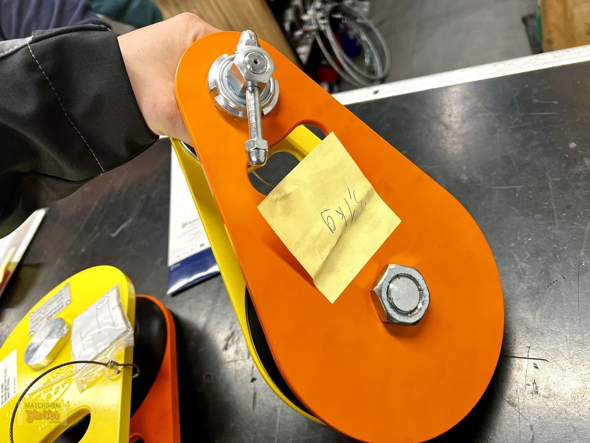 Ladekrane & Rückezange of the type Sonstige PEWAG ULTRA 8.5/17 und ULTRA 5.5/11 Umlenkrollen, Neumaschine in Kötschach (Picture 12)