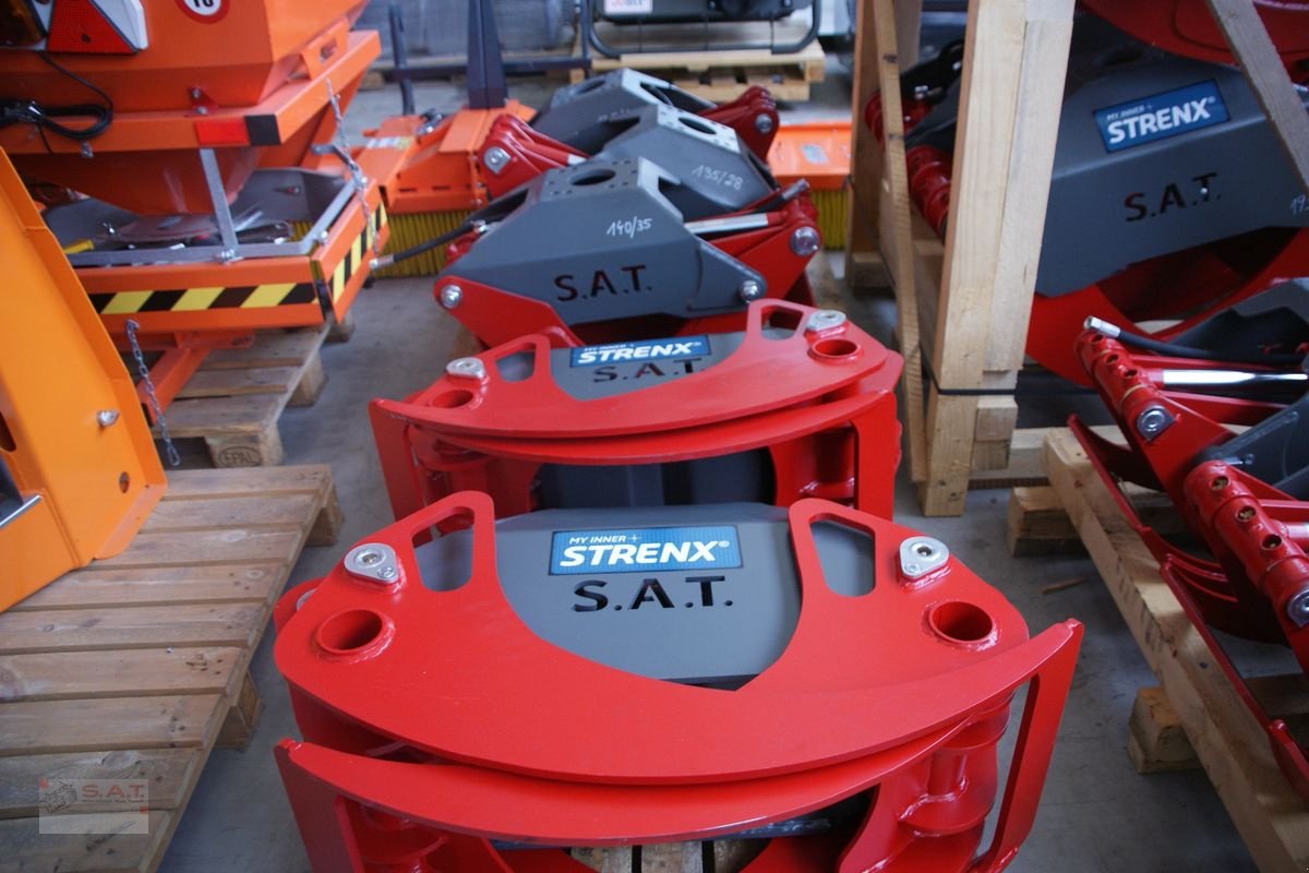 Ladekrane & Rückezange of the type Sonstige Rückezangen 0,95 bis 1,93 m ÖW-NEU, Neumaschine in Eberschwang (Picture 11)