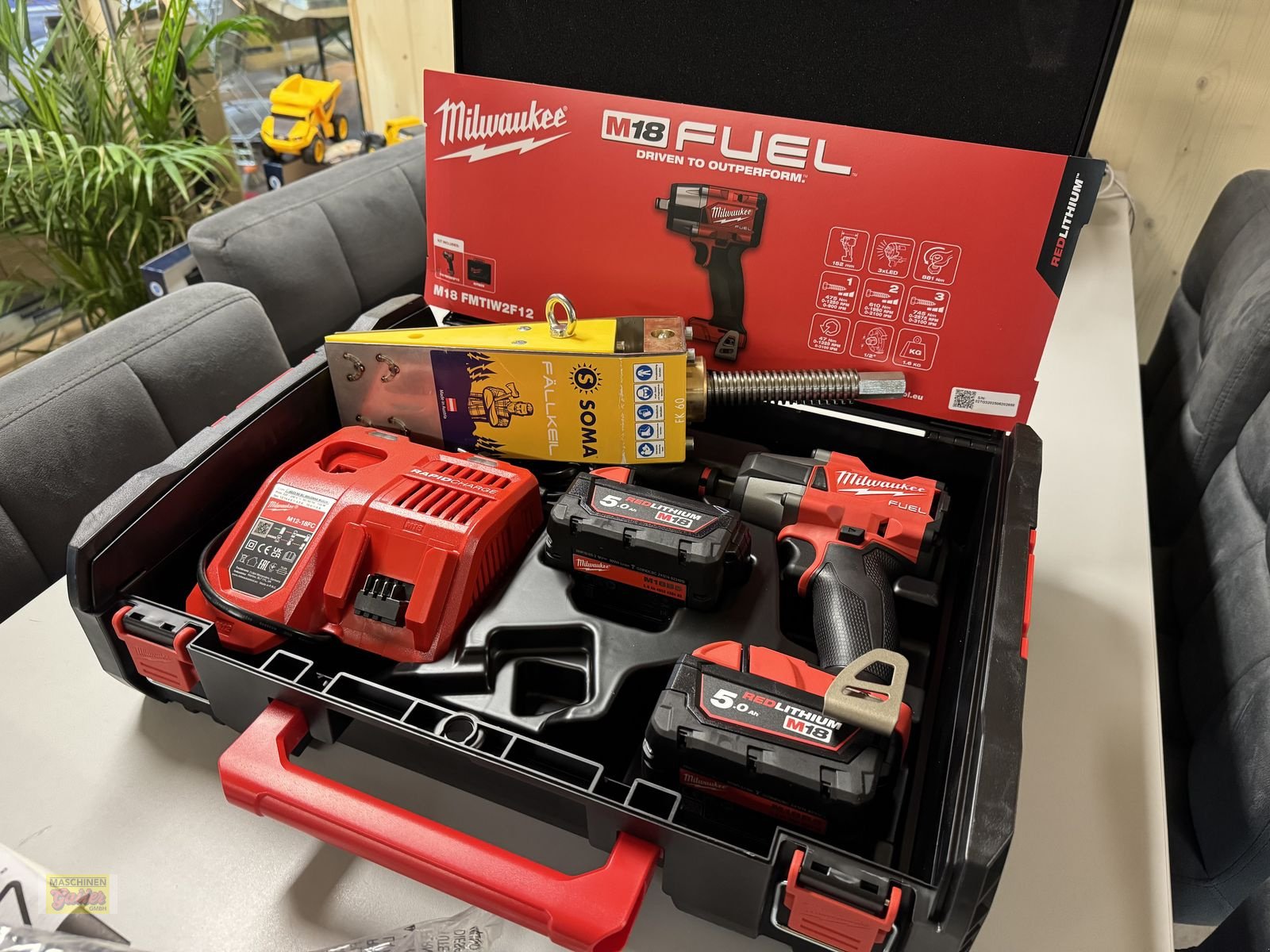 Ladekrane & Rückezange of the type Sonstige SOMA Fällkeil FK60 mit Milwaukee Schlagschrauber, Neumaschine in Kötschach (Picture 1)