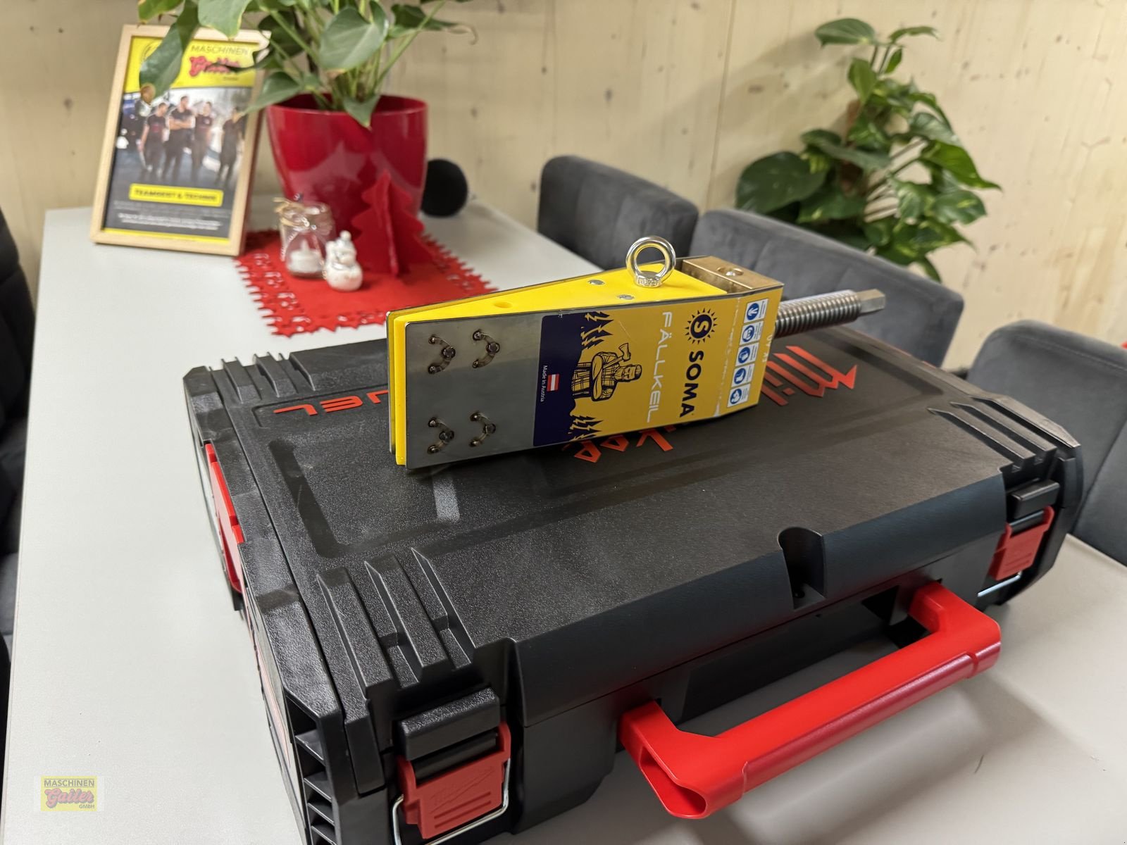 Ladekrane & Rückezange of the type Sonstige SOMA Fällkeil FK60 mit Milwaukee Schlagschrauber, Neumaschine in Kötschach (Picture 10)