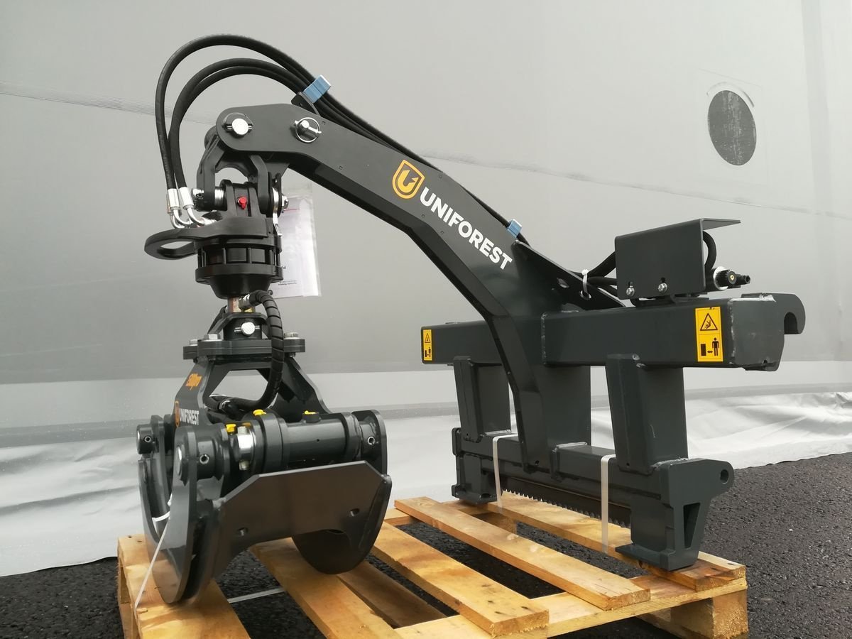 Ladekrane & Rückezange of the type Uniforest Rückezange 1300FH+ mit Umschaltventil, Neumaschine in Tamsweg (Picture 3)