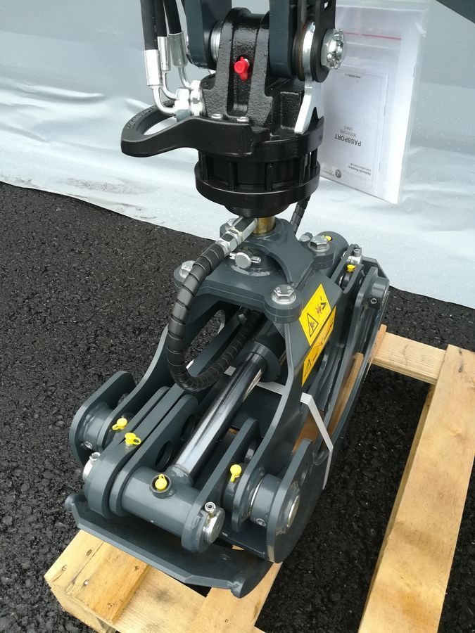 Ladekrane & Rückezange of the type Uniforest Rückezange 1300FH+ mit Umschaltventil, Neumaschine in Tamsweg (Picture 5)