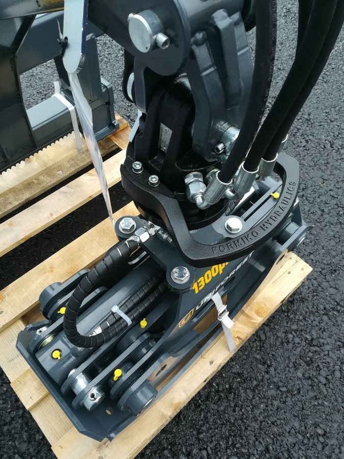 Ladekrane & Rückezange of the type Uniforest Rückezange 1300FH+ mit Umschaltventil, Neumaschine in Tamsweg (Picture 4)