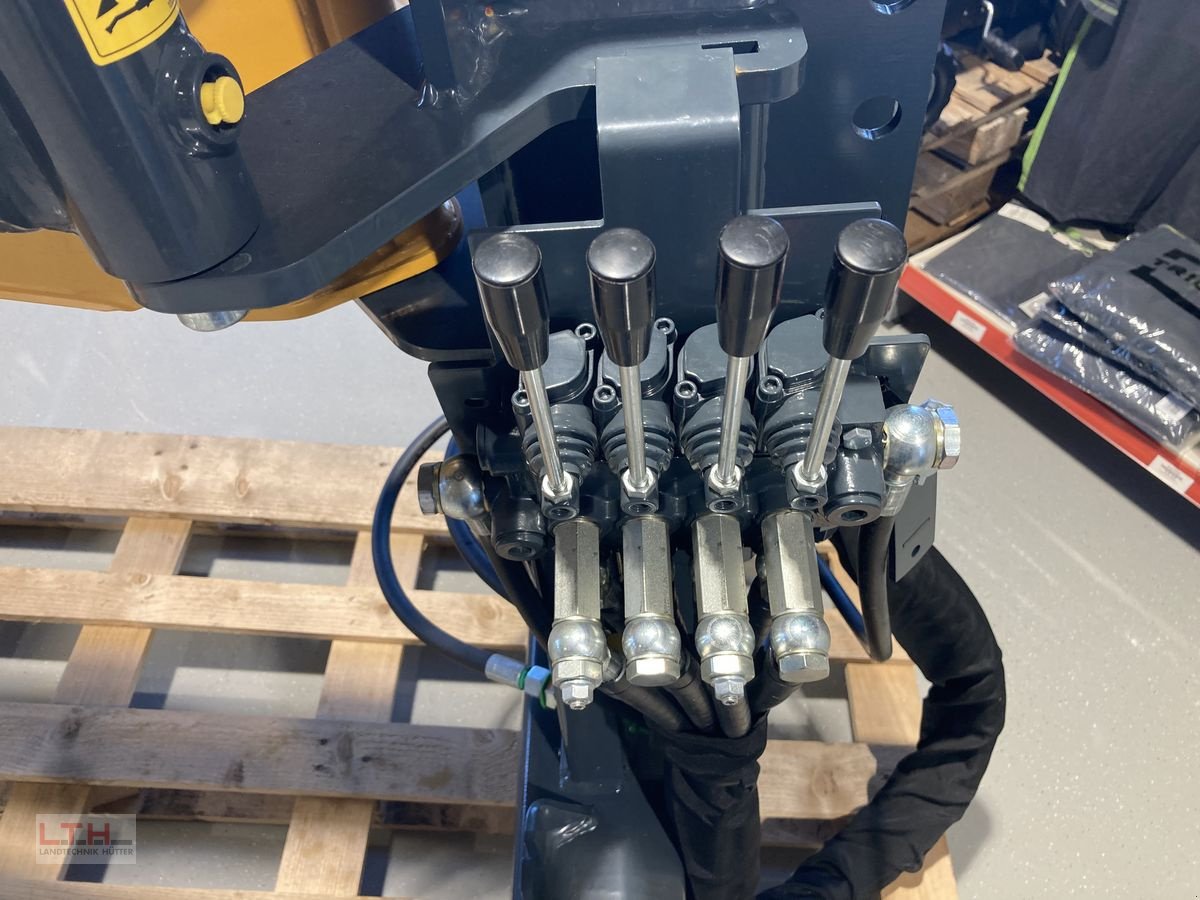 Ladekrane & Rückezange of the type Uniforest Scorpion Premium 3, Neumaschine in Gnas (Picture 8)