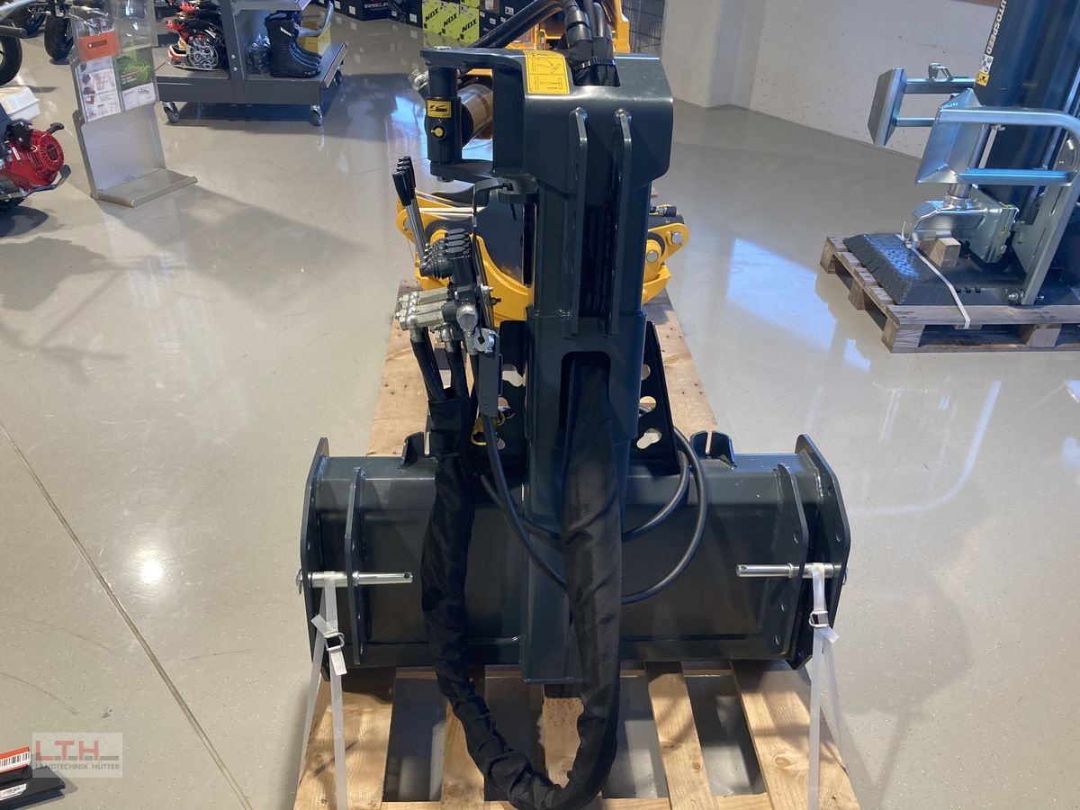 Ladekrane & Rückezange of the type Uniforest Scorpion Premium 3, Neumaschine in Gnas (Picture 4)