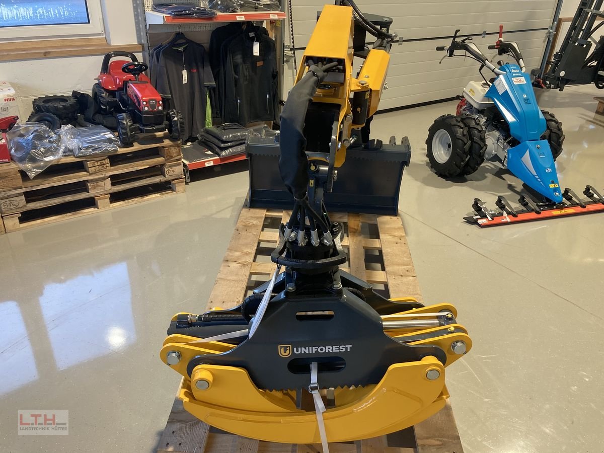Ladekrane & Rückezange of the type Uniforest Scorpion Premium 3, Neumaschine in Gnas (Picture 5)