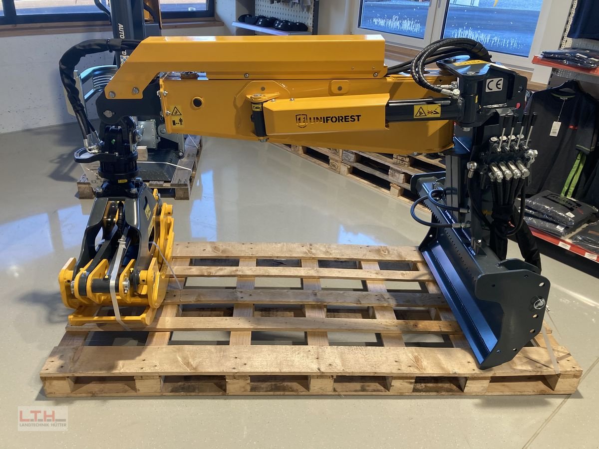 Ladekrane & Rückezange of the type Uniforest Scorpion Premium 3, Neumaschine in Gnas (Picture 1)