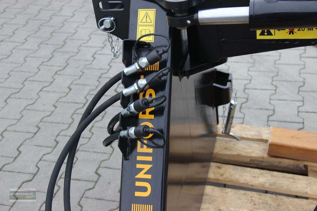 Ladekrane & Rückezange des Typs Uniforst 2200 Rückezange, Neumaschine in Gampern (Bild 8)