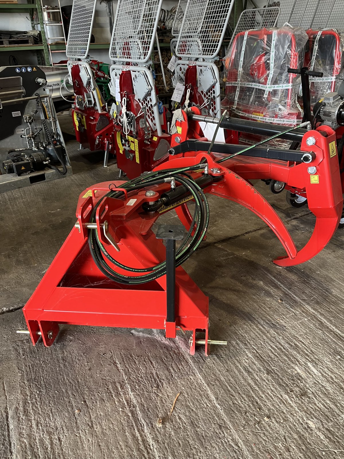 Ladekrane & Rückezange des Typs Unterreiner RZ_S_2300, Neumaschine in Hagenbüchach (Bild 1)