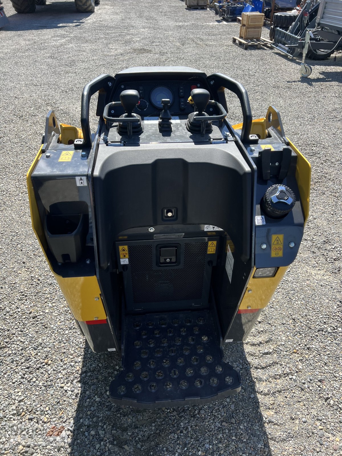 Laderaupe des Typs New Holland C314, Neumaschine in Bad Waldsee Mennisweiler (Bild 5)