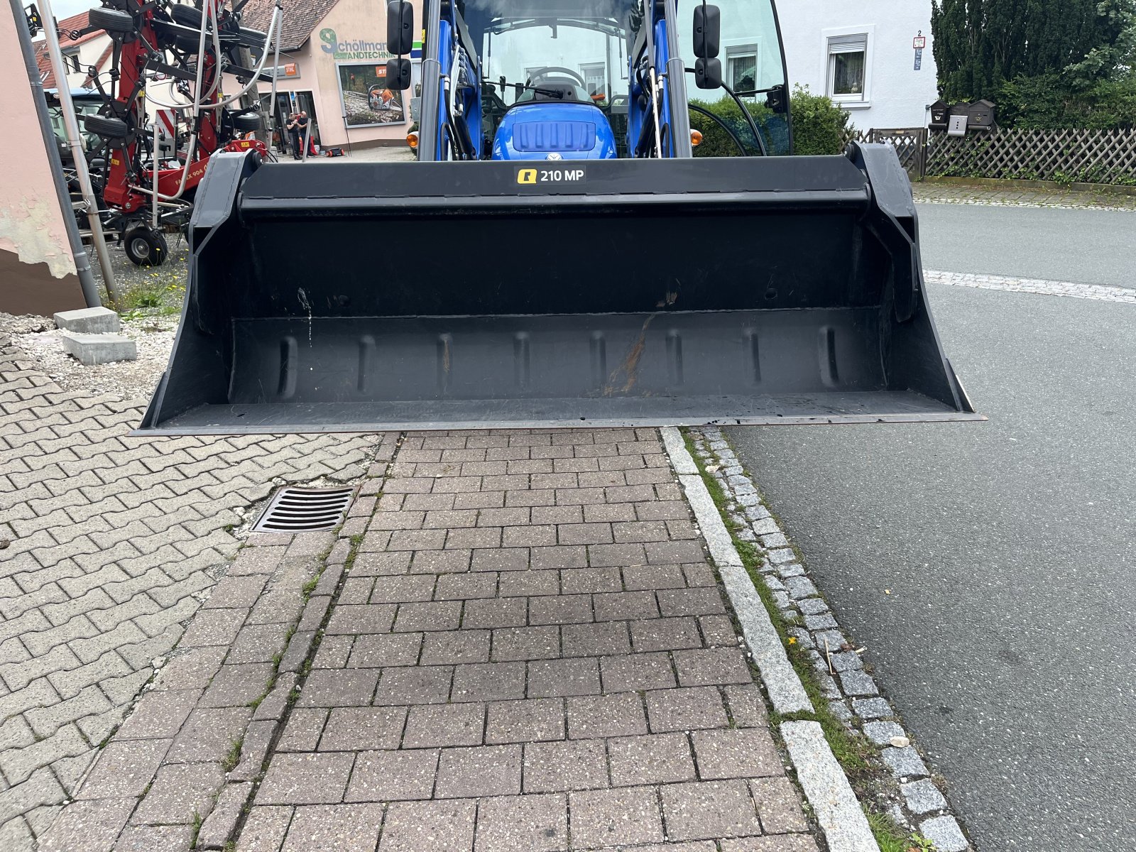 Ladeschaufel des Typs Alö 210MP EURO, Gebrauchtmaschine in Hagenbüchach (Bild 3)