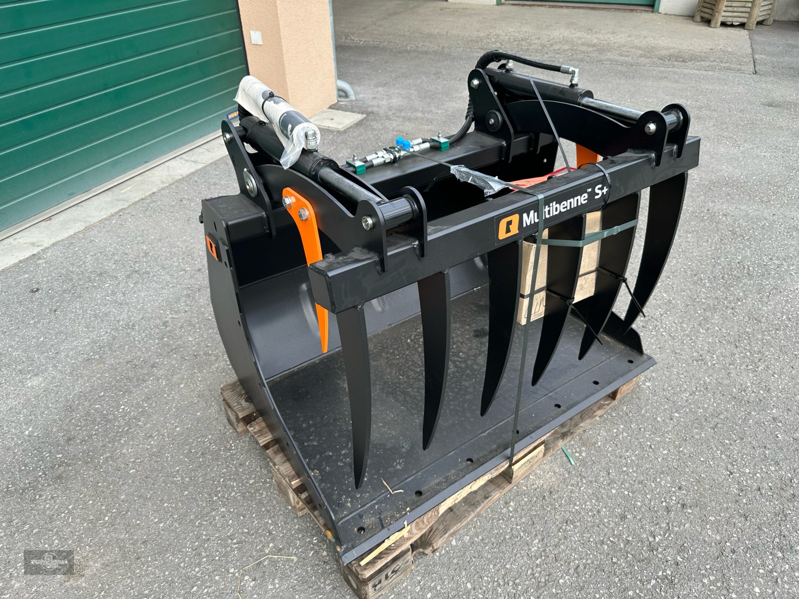 Ladeschaufel del tipo Alö Multibenne S+ 120cm, Neumaschine In Rankweil (Immagine 3)