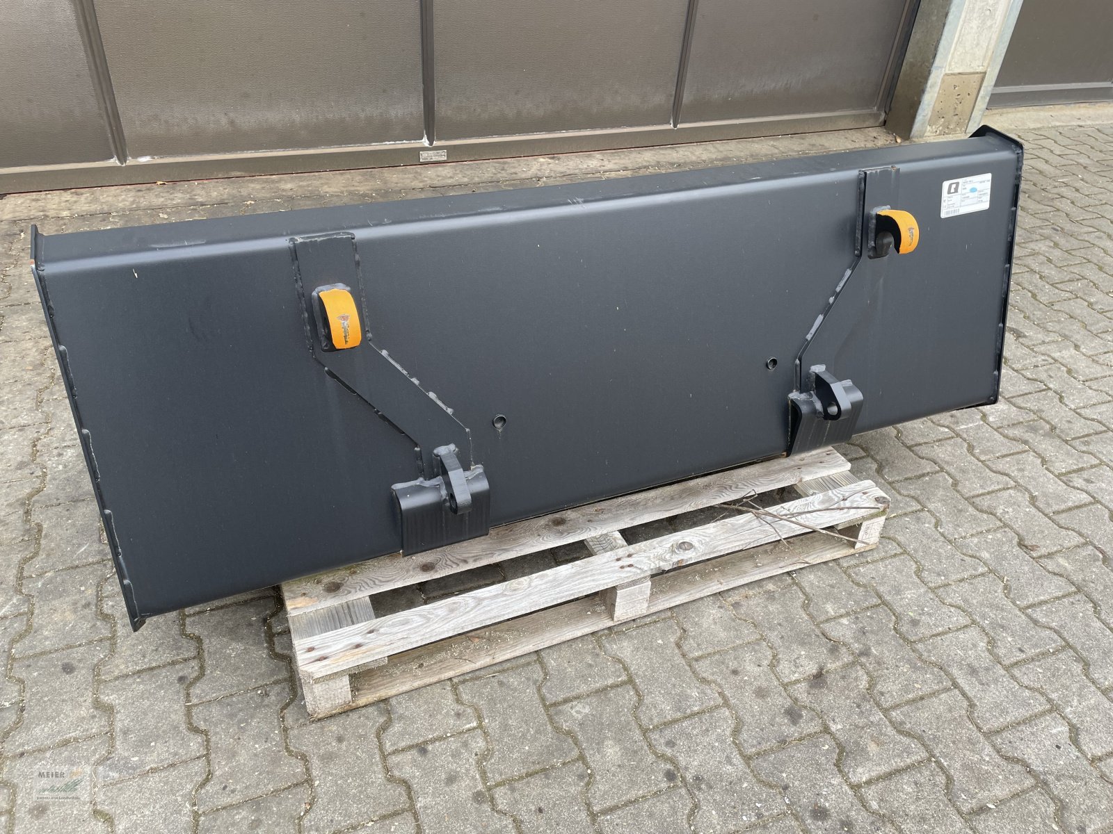 Ladeschaufel des Typs Alö Universalschaufel 180 U EURO, Neumaschine in Hersbruck (Bild 1)