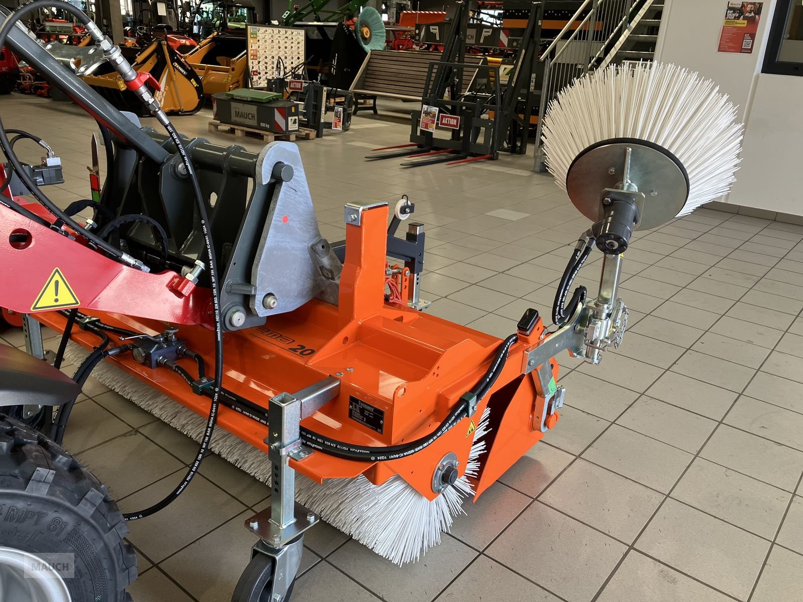 Ladeschaufel des Typs Bema 20 Kehrmaschine Aktion, Neumaschine in Burgkirchen (Bild 4)