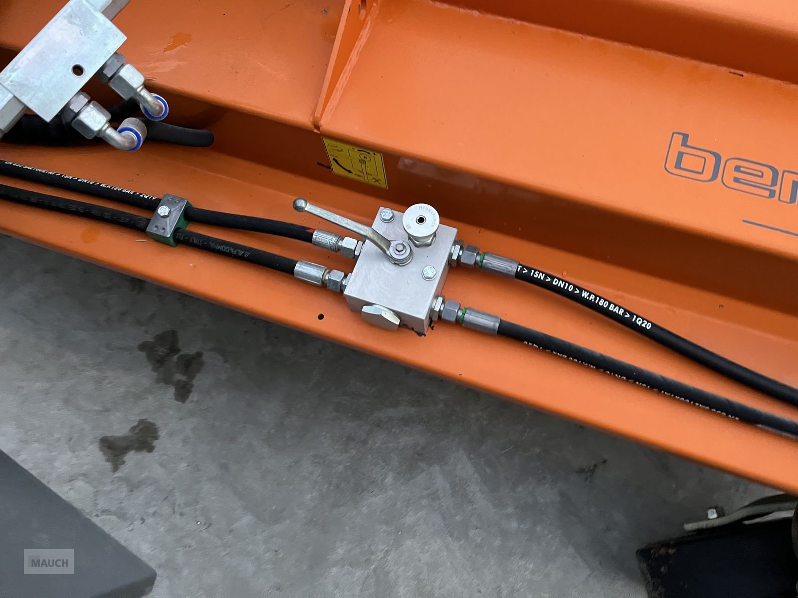 Ladeschaufel des Typs Bema Kehrmaschine 25 / 2750mm mit Merlo ZM2, Gebrauchtmaschine in Burgkirchen (Bild 3)