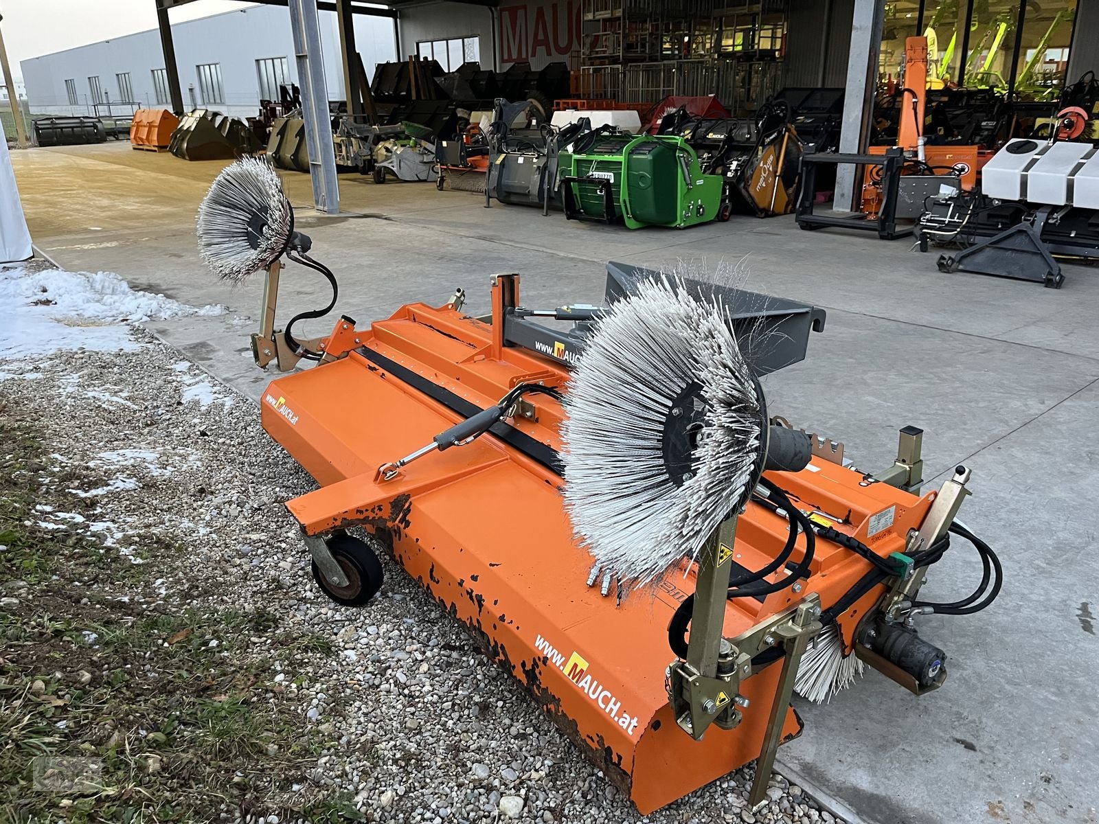 Ladeschaufel des Typs Bema Kehrmaschine 25 / 2750mm mit Merlo ZM2, Gebrauchtmaschine in Burgkirchen (Bild 9)