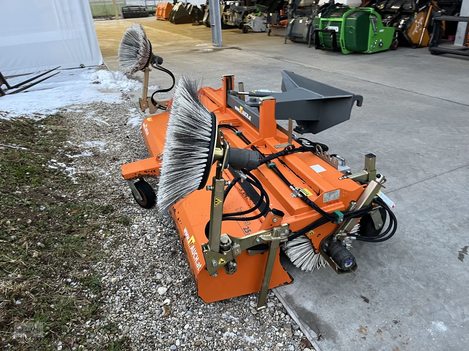 Ladeschaufel des Typs Bema Kehrmaschine 25 / 2750mm mit Merlo ZM2, Gebrauchtmaschine in Burgkirchen (Bild 11)