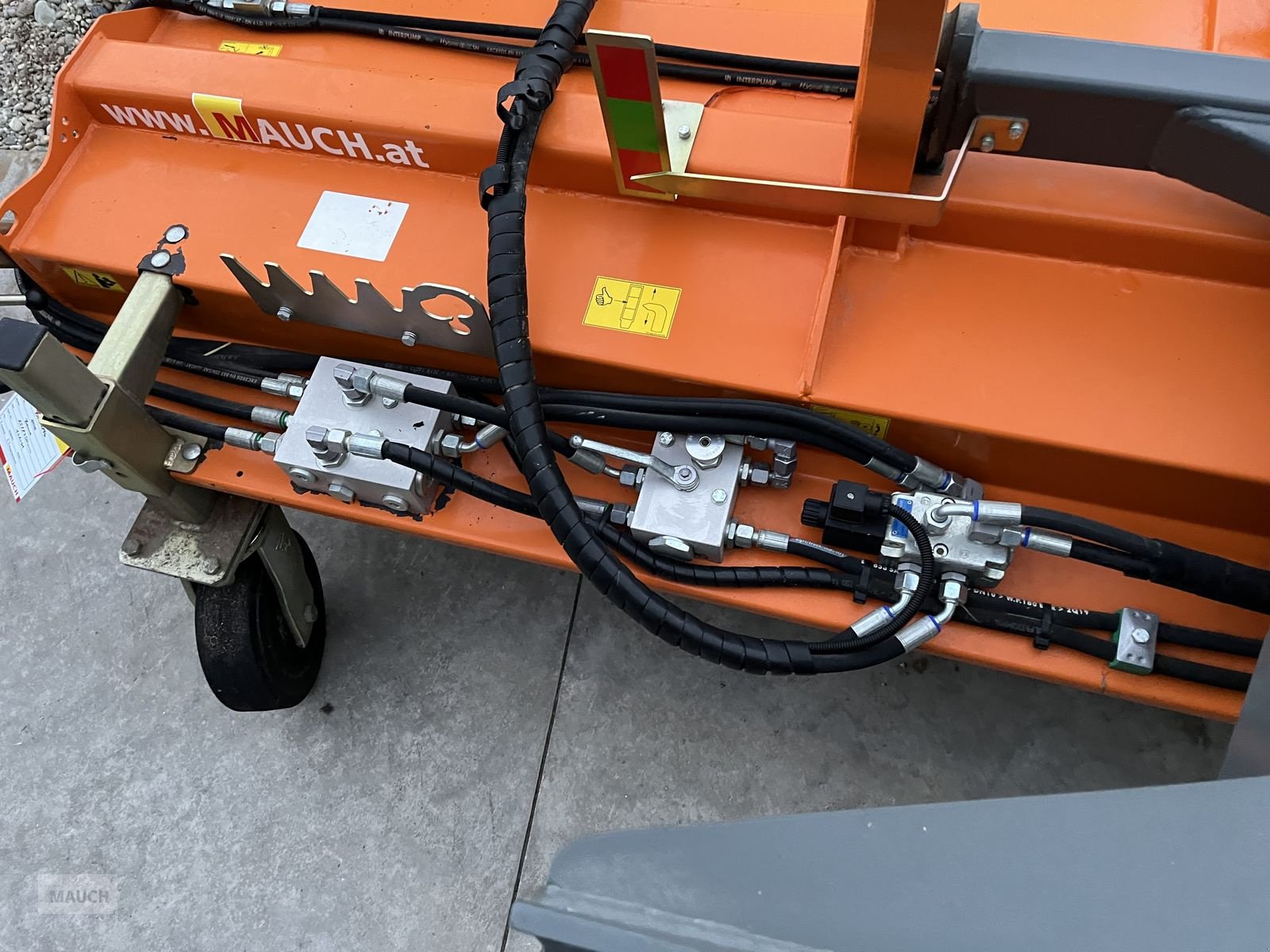 Ladeschaufel des Typs Bema Kehrmaschine 25 / 2750mm mit Merlo ZM2, Gebrauchtmaschine in Burgkirchen (Bild 5)