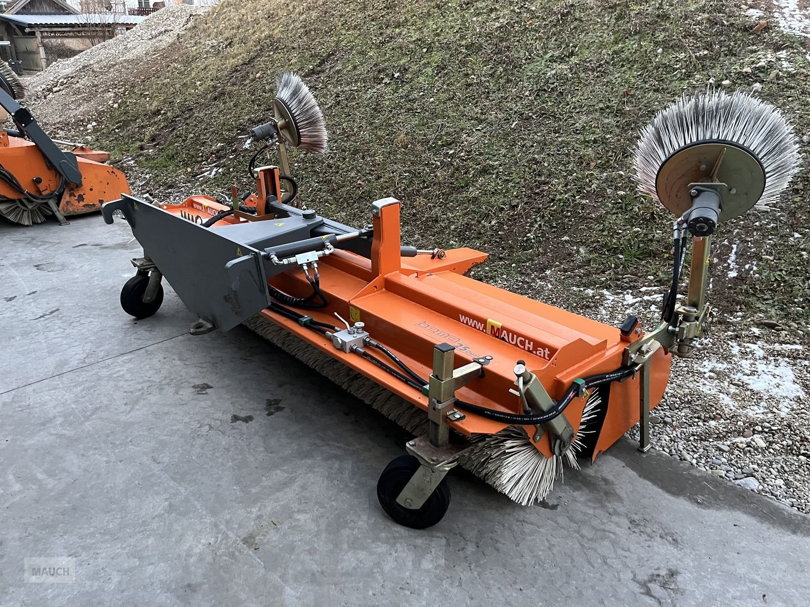 Ladeschaufel des Typs Bema Kehrmaschine 25 / 2750mm mit Merlo ZM2, Gebrauchtmaschine in Burgkirchen (Bild 14)