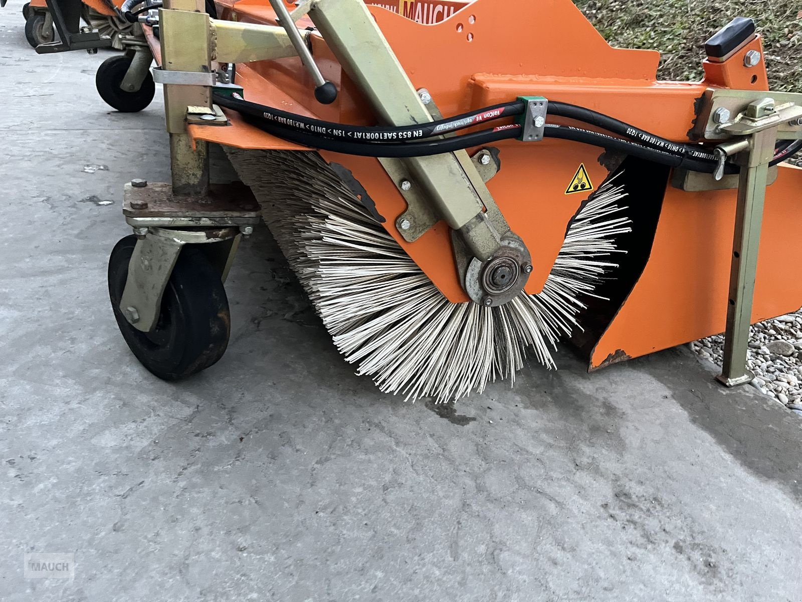 Ladeschaufel des Typs Bema Kehrmaschine 25 / 2750mm mit Merlo ZM2, Gebrauchtmaschine in Burgkirchen (Bild 4)