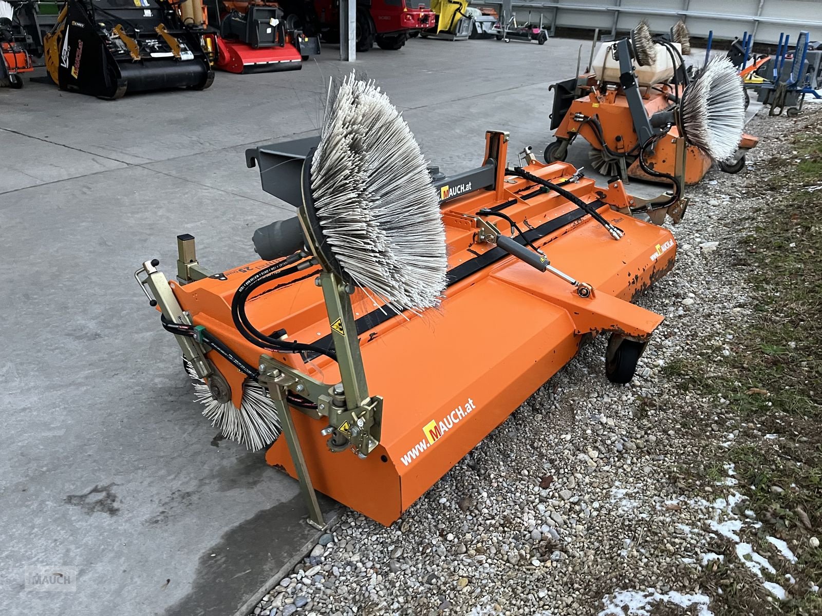 Ladeschaufel des Typs Bema Kehrmaschine 25 / 2750mm mit Merlo ZM2, Gebrauchtmaschine in Burgkirchen (Bild 7)