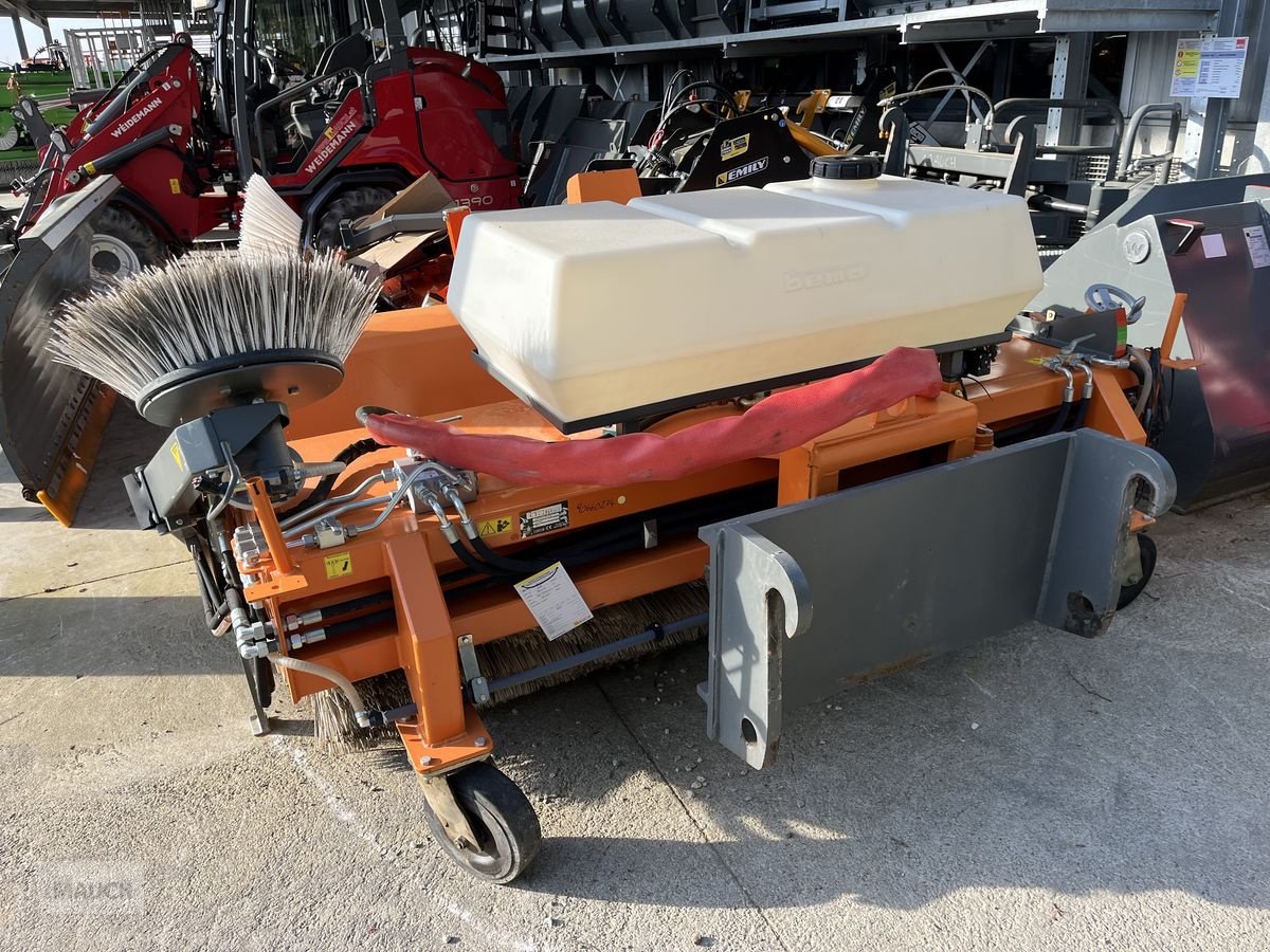 Ladeschaufel typu Bema Kehrmaschine DUAL 35 / 2300mm mit Weidemann HV, Gebrauchtmaschine v Burgkirchen (Obrázek 13)