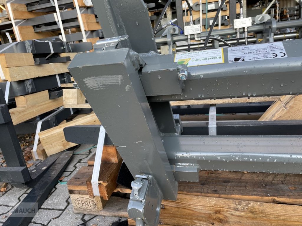 Ladeschaufel des Typs Bressel & Lade Adapter von Kramer auf Dreipunkt verstellbar, Neumaschine in Burgkirchen (Bild 5)