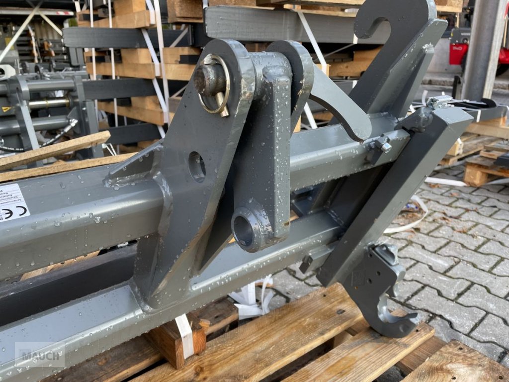 Ladeschaufel des Typs Bressel & Lade Adapter von Kramer auf Dreipunkt verstellbar, Neumaschine in Burgkirchen (Bild 11)