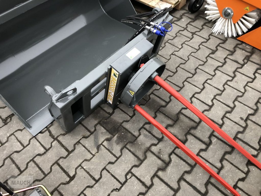 Ladeschaufel des Typs Bressel & Lade Ballenabwickler, Neumaschine in Burgkirchen (Bild 3)