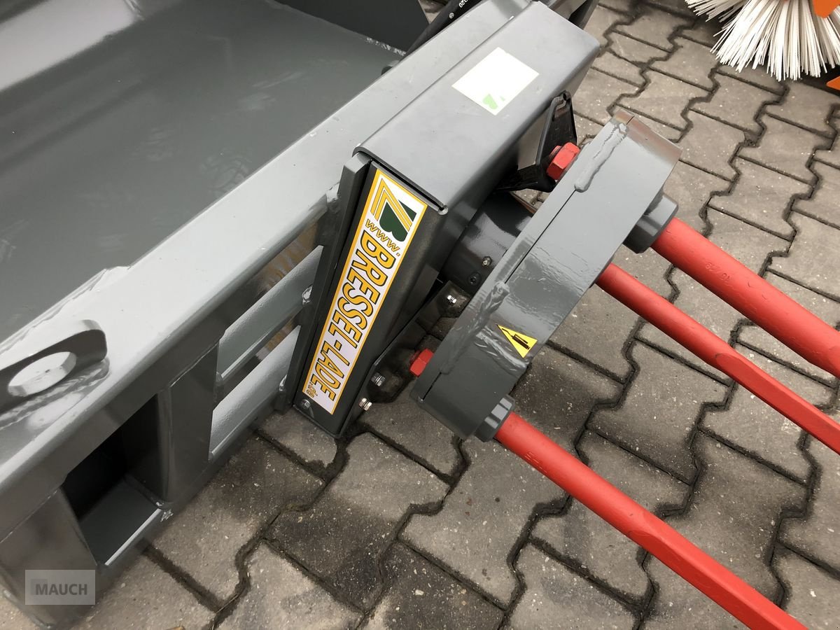 Ladeschaufel des Typs Bressel & Lade Ballenabwickler, Neumaschine in Burgkirchen (Bild 4)