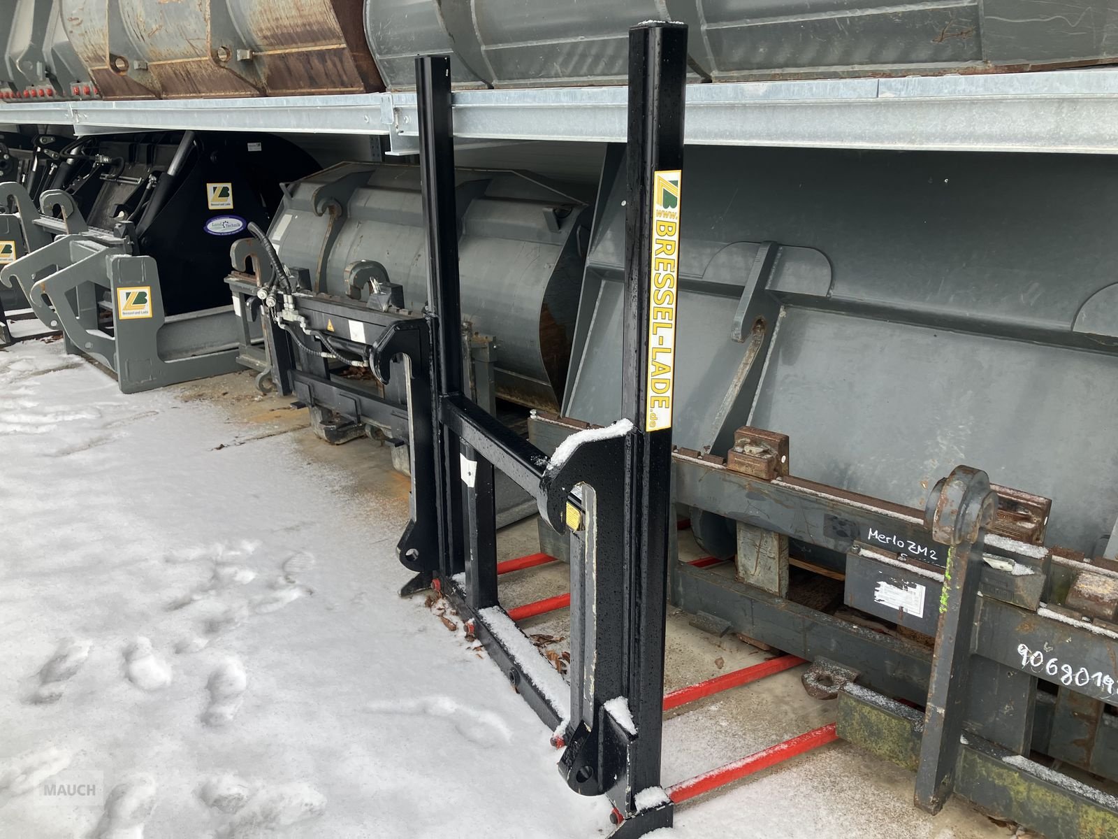 Ladeschaufel типа Bressel & Lade Ballenspieß mit JCB Aufnahme, Neumaschine в Burgkirchen (Фотография 1)