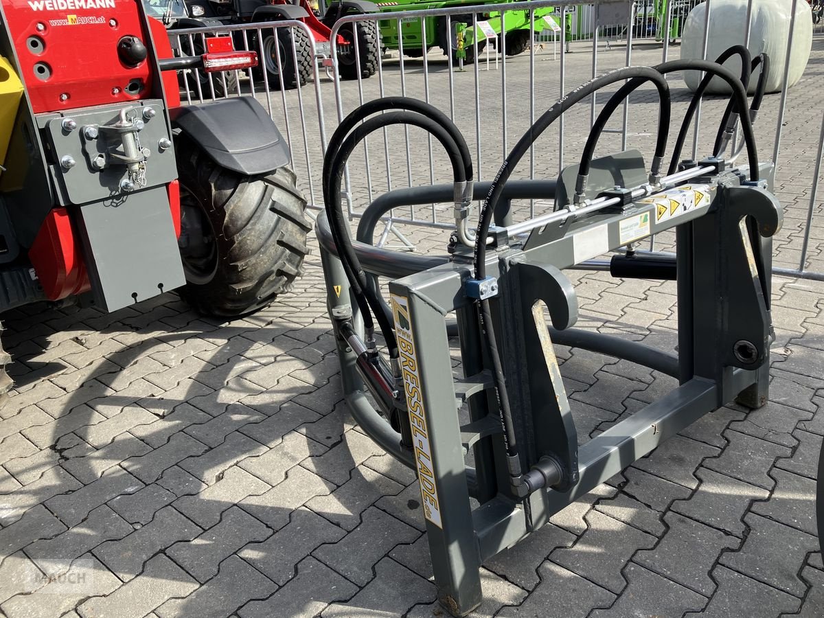 Ladeschaufel des Typs Bressel & Lade Ballenzange mit Euro-Aufnahme AKTION, Neumaschine in Burgkirchen (Bild 10)