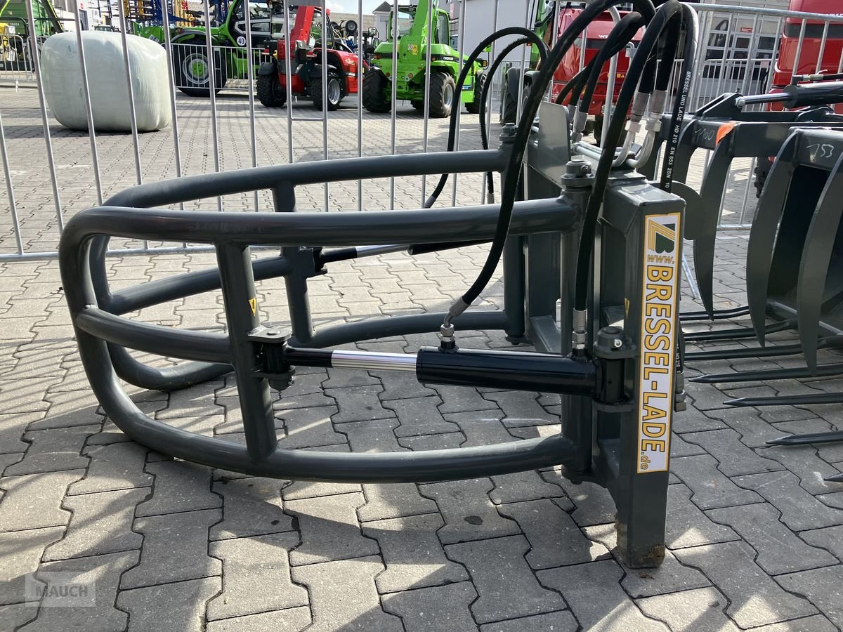 Ladeschaufel des Typs Bressel & Lade Ballenzange mit Euro-Aufnahme AKTION, Neumaschine in Burgkirchen (Bild 9)
