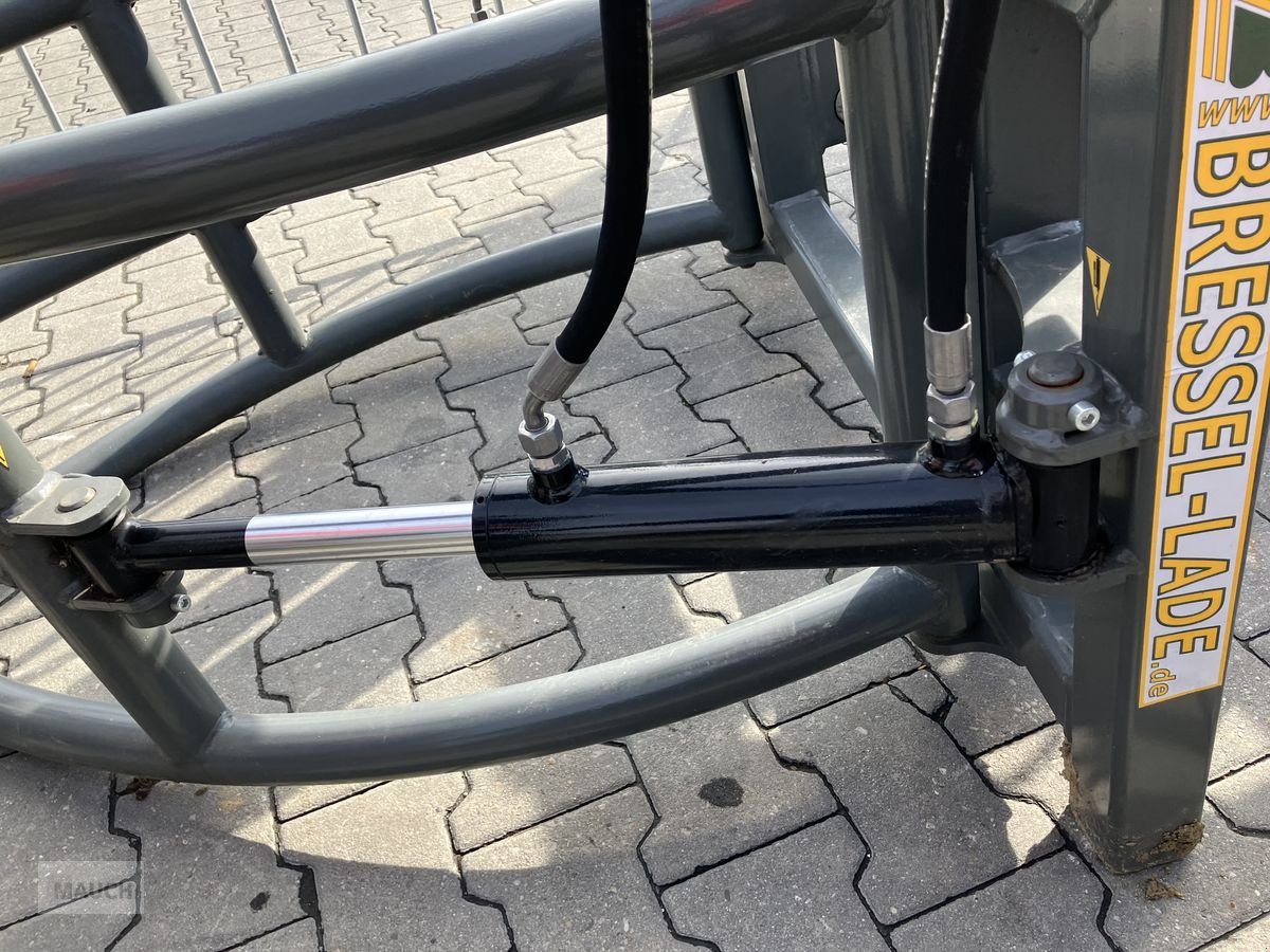 Ladeschaufel des Typs Bressel & Lade Ballenzange mit Euro-Aufnahme AKTION, Neumaschine in Burgkirchen (Bild 14)