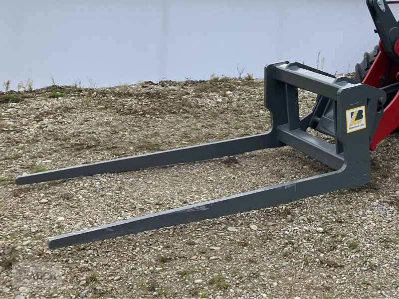 Ladeschaufel des Typs Bressel & Lade Geflügelkistengabel, Neumaschine in Burgkirchen (Bild 1)