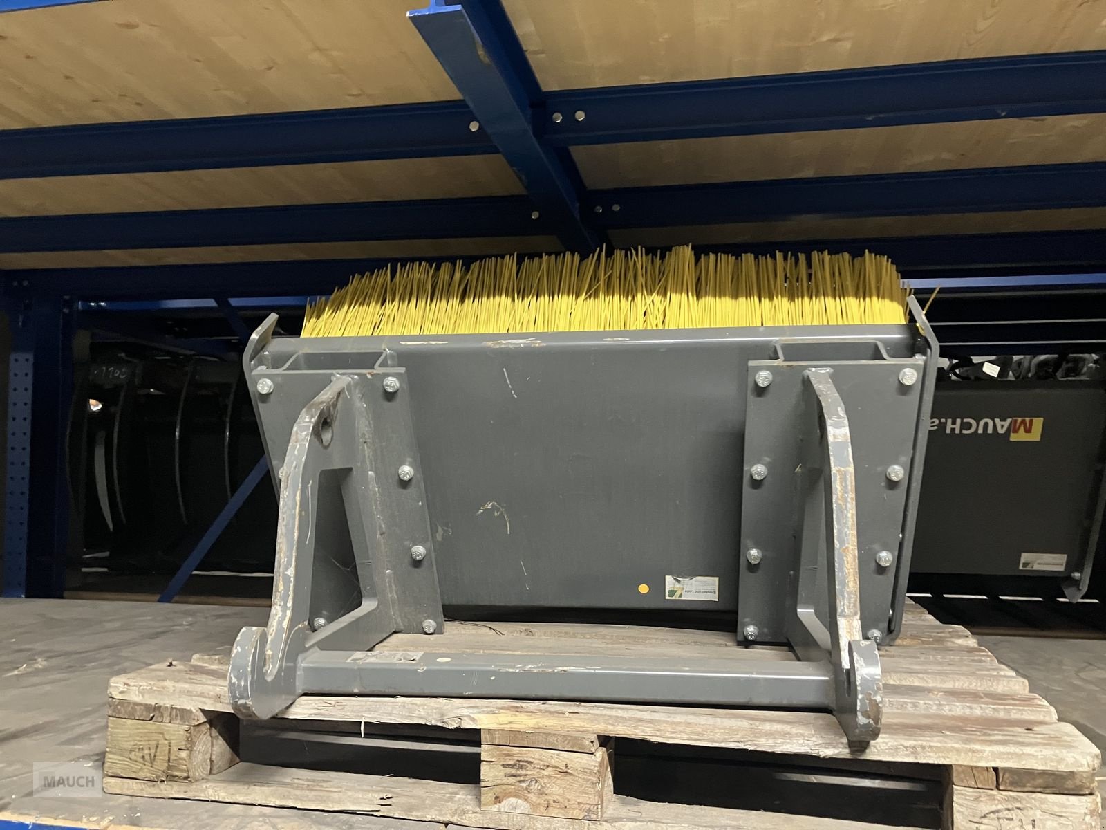 Ladeschaufel des Typs Bressel & Lade Kehrbesen 1m mit Weidemann Aufnahme, Vorführmaschine in Burgkirchen (Bild 4)