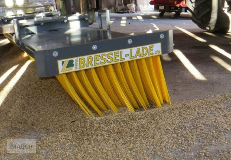 Ladeschaufel des Typs Bressel & Lade Kehrbesen/Schiebebesen, Neumaschine in Burgkirchen (Bild 4)