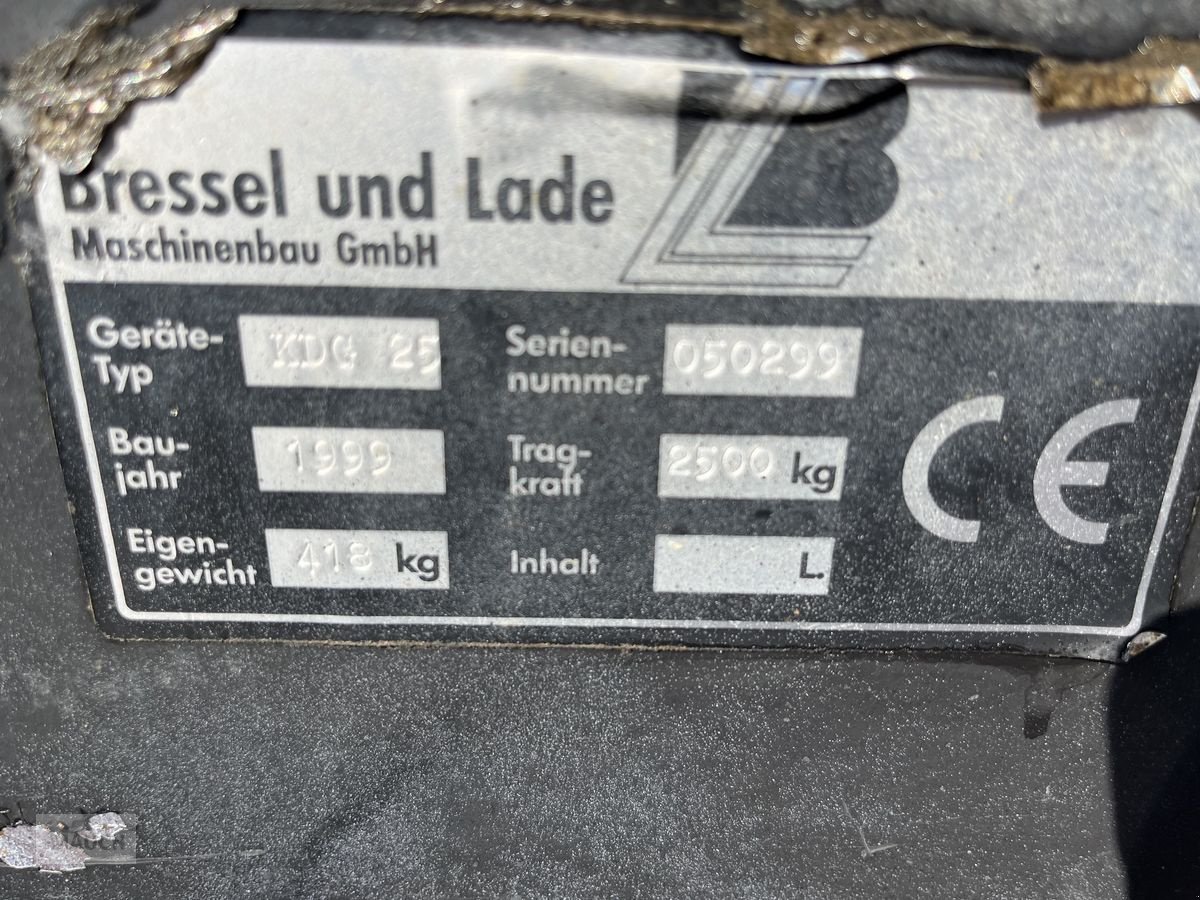 Ladeschaufel des Typs Bressel & Lade Kistendrehgerät mit 1,0m Zinken Weidemann HV, Gebrauchtmaschine in Burgkirchen (Bild 9)