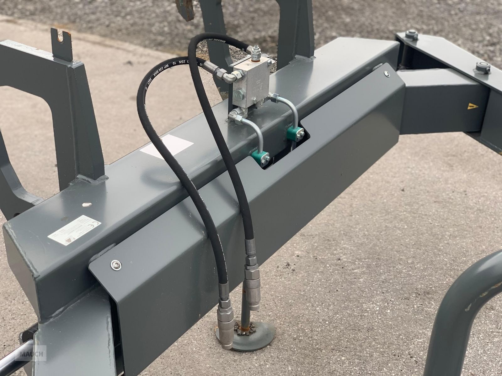 Ladeschaufel des Typs Bressel & Lade Rund- und Rechteck-Ballenzange LAGERABVERKAUF, Neumaschine in Burgkirchen (Bild 8)