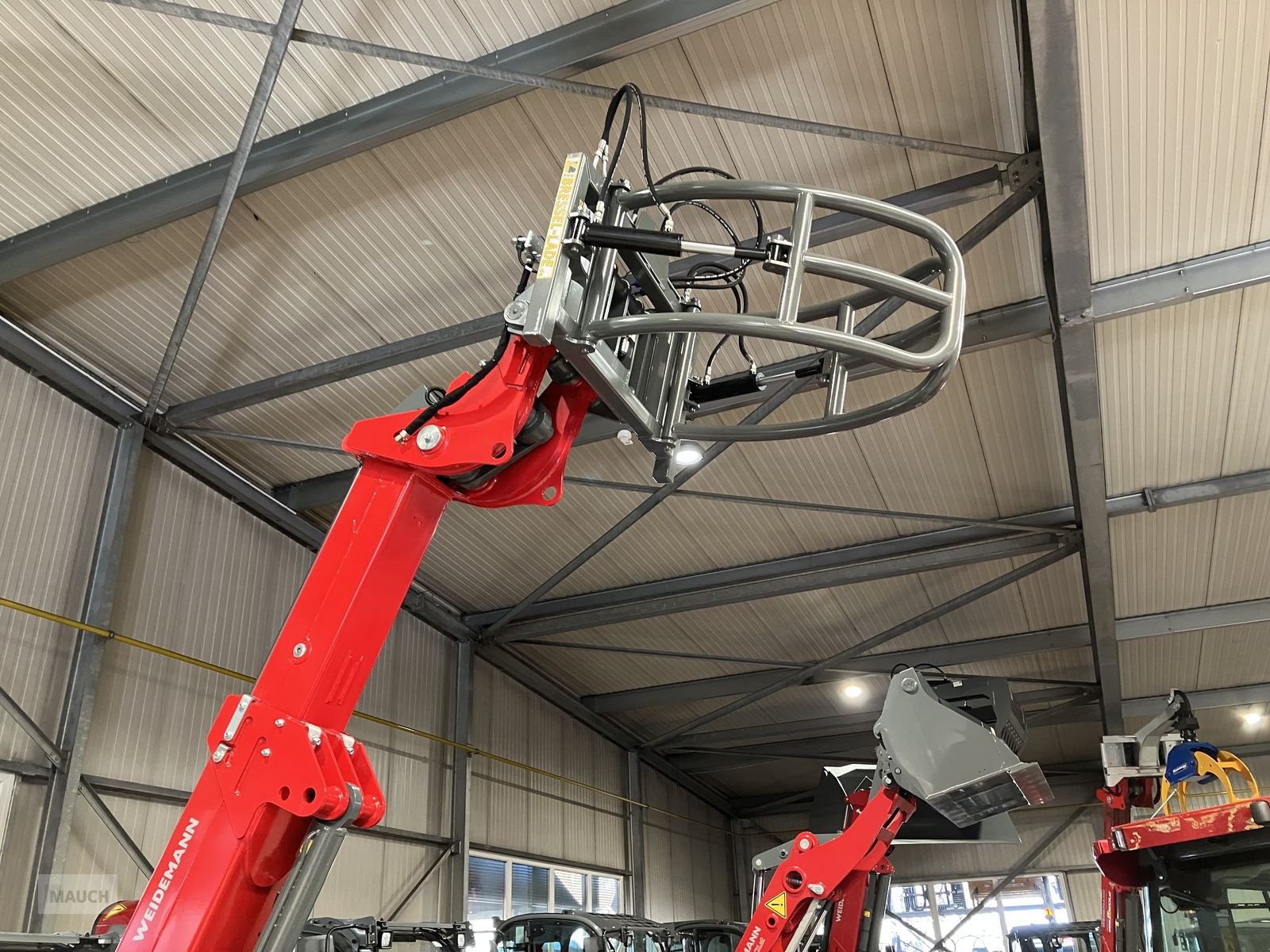 Ladeschaufel des Typs Bressel & Lade Rundballenzange, Neumaschine in Burgkirchen (Bild 7)