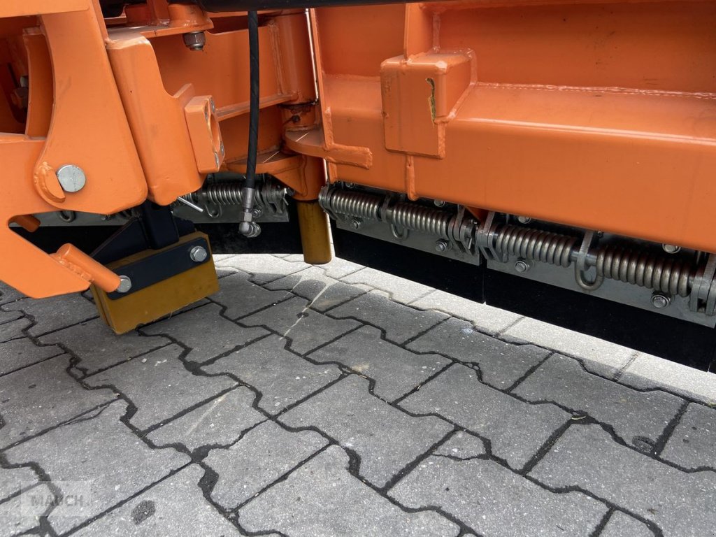 Ladeschaufel des Typs Bressel & Lade Schneeschild Vario 2200mm HV SPF, Neumaschine in Burgkirchen (Bild 4)