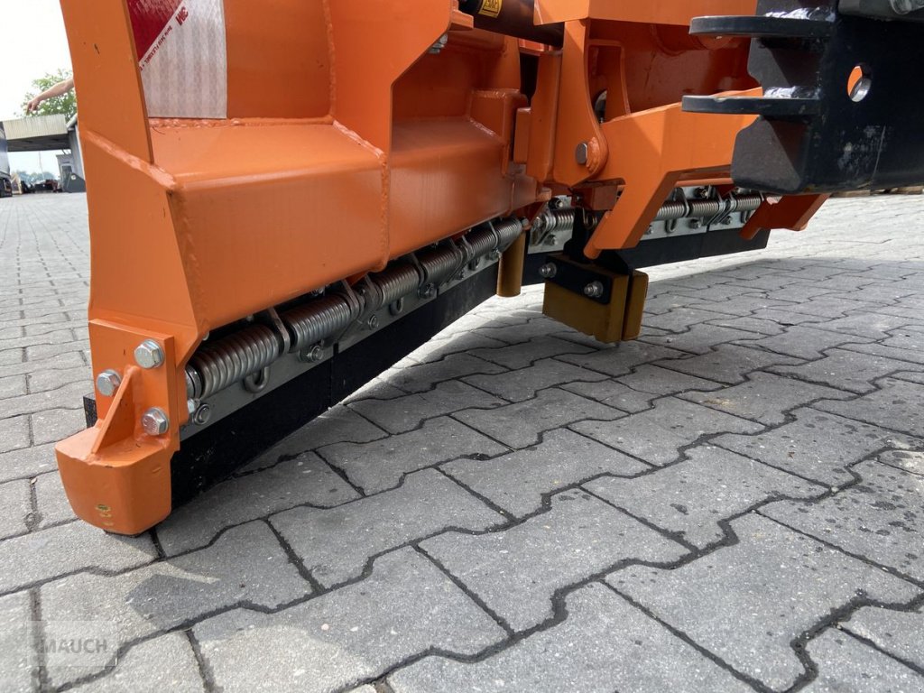 Ladeschaufel des Typs Bressel & Lade Schneeschild Vario 2200mm HV SPF, Neumaschine in Burgkirchen (Bild 10)