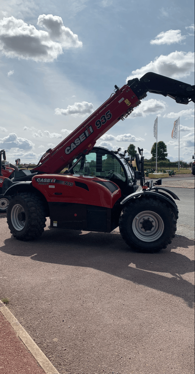 Ladeschaufel des Typs Case IH FARMLIFT 935, Gebrauchtmaschine in CINTHEAUX (Bild 2)