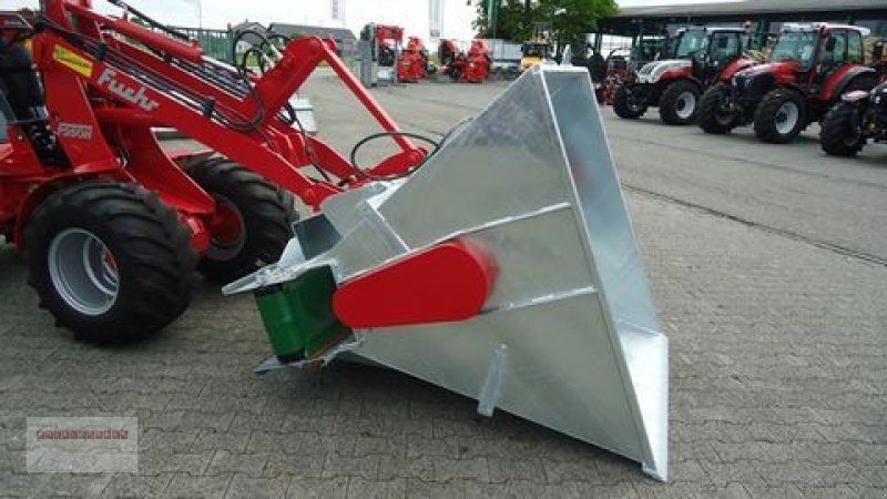 Ladeschaufel des Typs Dominator Fuchs Einstreugerät für Hoftrac & Lader, Gebrauchtmaschine in Tarsdorf (Bild 3)