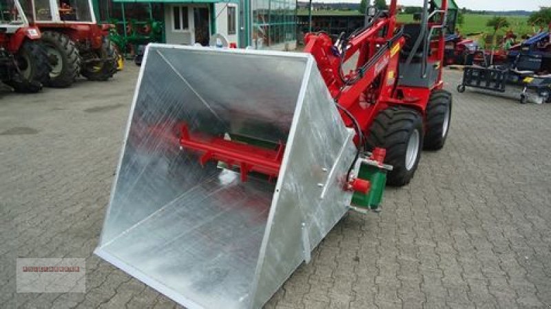 Ladeschaufel des Typs Dominator Fuchs Einstreugerät für Hoftrac & Lader, Gebrauchtmaschine in Tarsdorf (Bild 8)