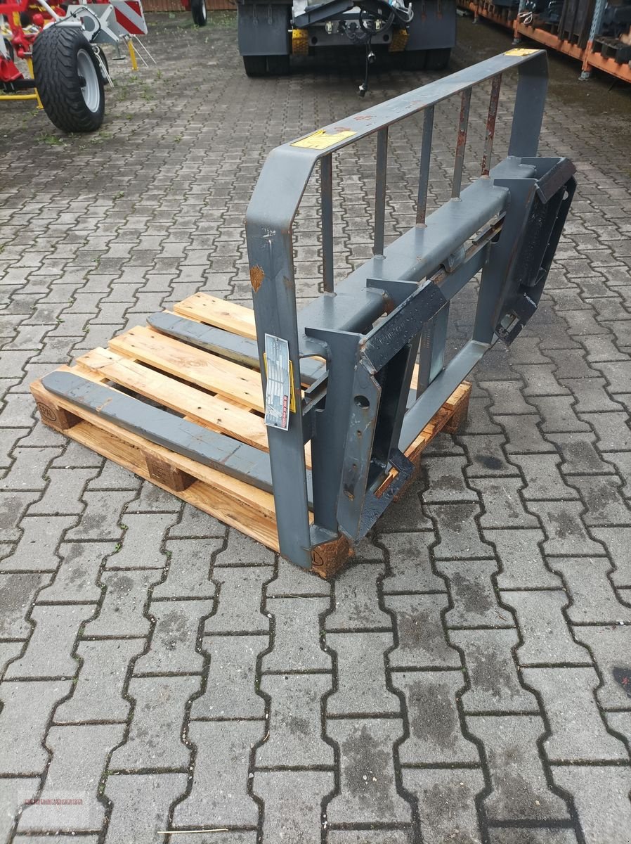 Ladeschaufel typu Dominator Palettengabel mit Bobcat Aufnahme, Gebrauchtmaschine v Tarsdorf (Obrázek 1)