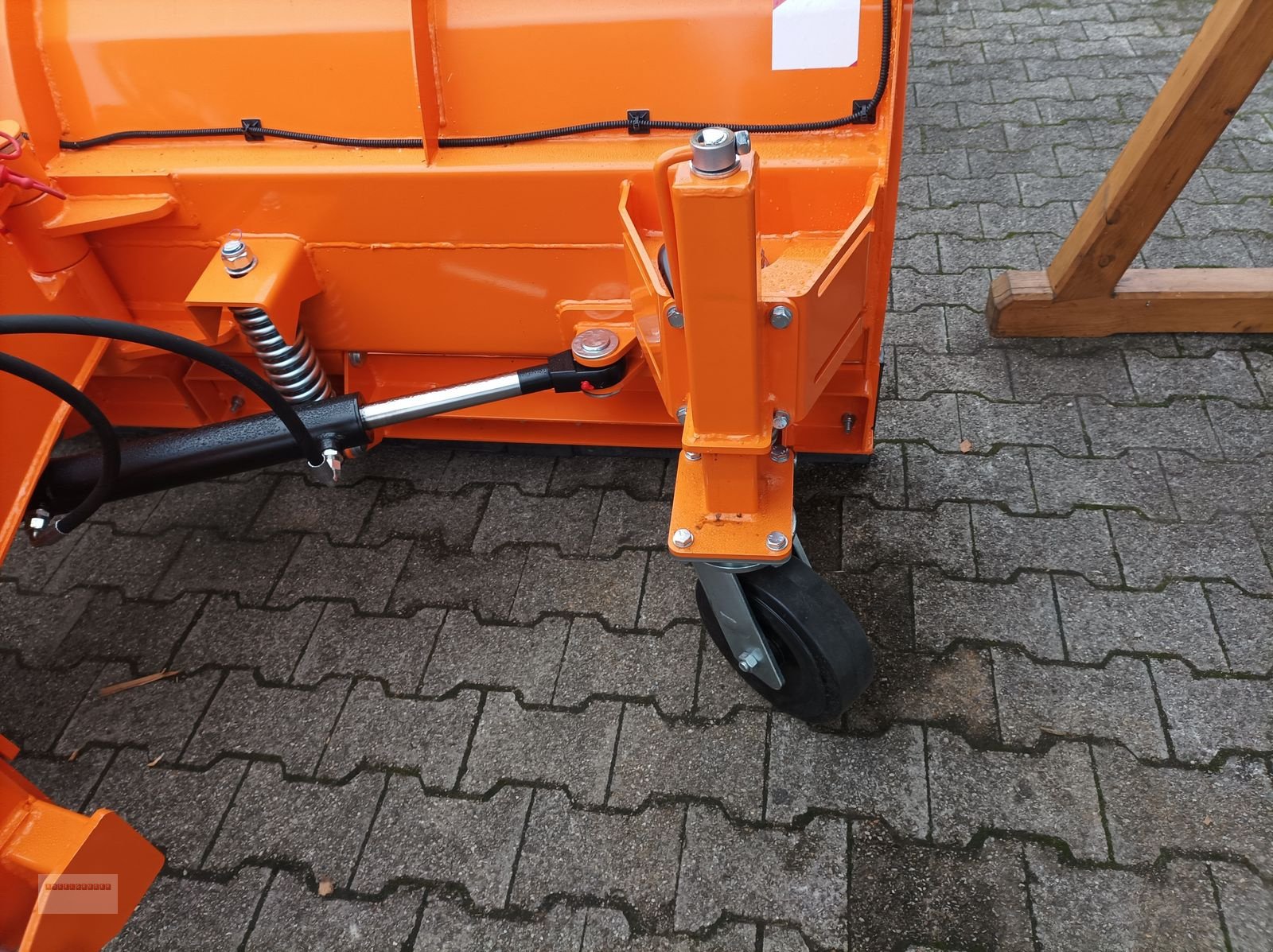 Ladeschaufel typu Dominator Schneepflug 230cm Hydraulisch  mit Rädern, Gebrauchtmaschine v Tarsdorf (Obrázek 6)